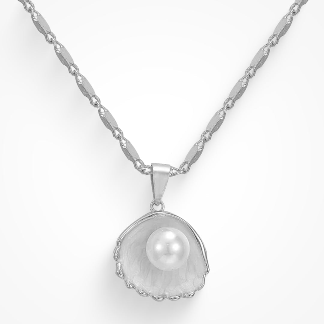 Shell Design Necklace